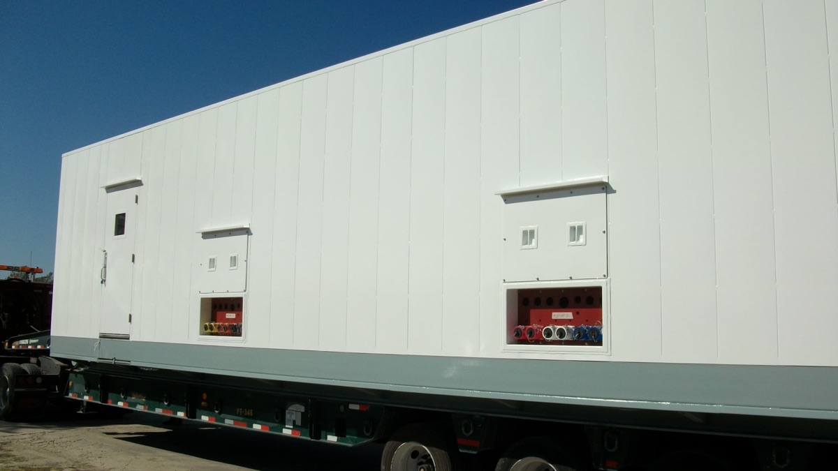 Electrical control house on a transport trailer