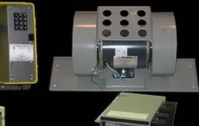 Duplex blower assembly with twin impeller housings on a common drive motor