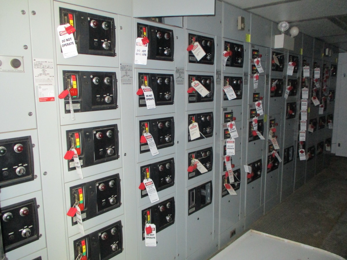 Electrical control and breaker lineup
